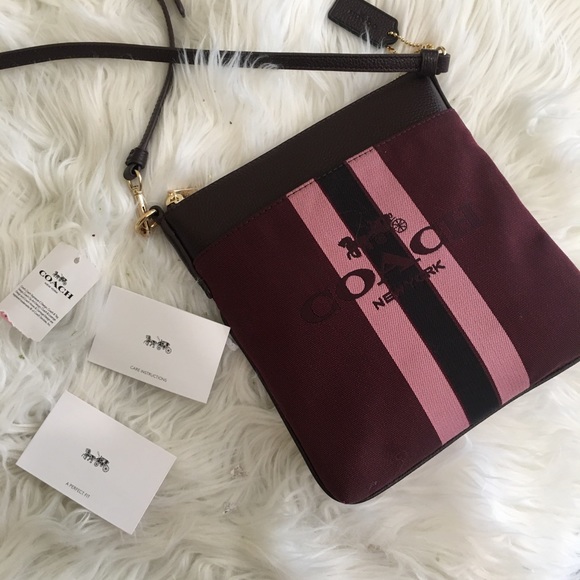 Final sale ✨COACH Kitt Horse & Carriage Messenger - Picture 3 of 8